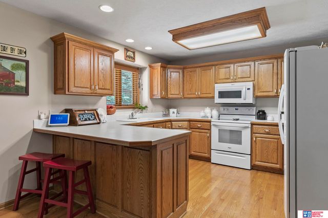 5940 Cross Creek Road, Lincoln, NE 68516