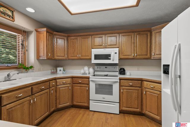 5940 Cross Creek Road, Lincoln, NE 68516