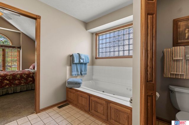 5940 Cross Creek Road, Lincoln, NE 68516