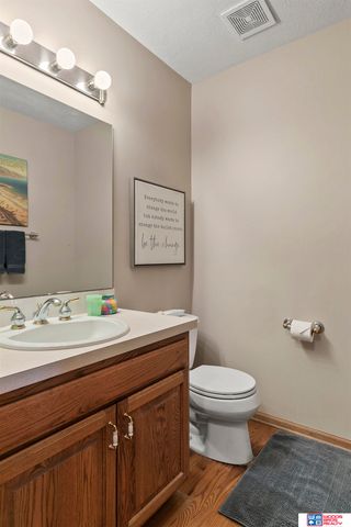 5940 Cross Creek Road, Lincoln, NE 68516