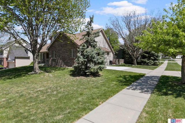 5940 Cross Creek Road, Lincoln, NE 68516