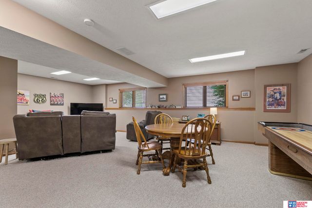 5940 Cross Creek Road, Lincoln, NE 68516