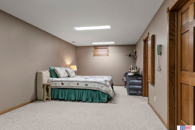 5940 Cross Creek Road, Lincoln, NE 68516