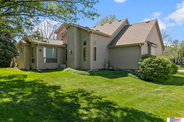 5940 Cross Creek Road, Lincoln, NE 68516