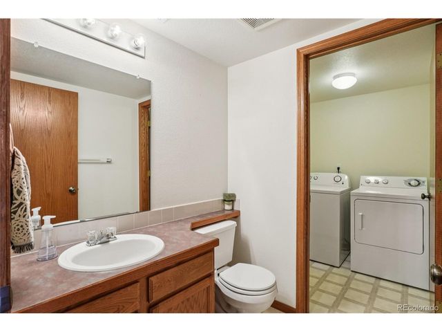 1752 Lindenmeier Cir, Loveland, CO 80538