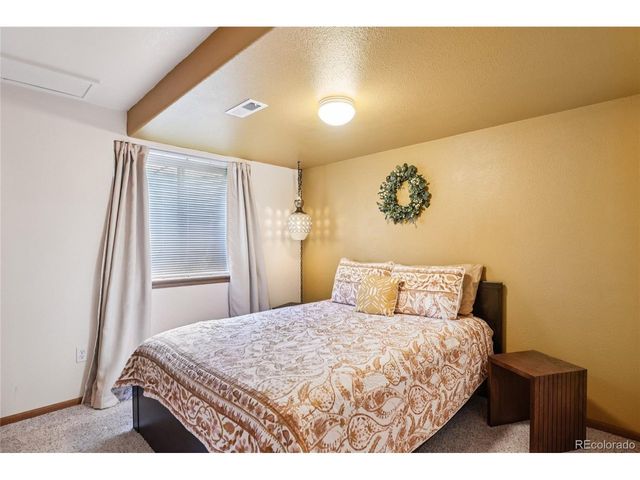 1752 Lindenmeier Cir, Loveland, CO 80538