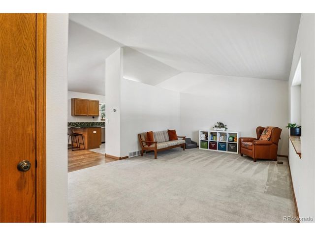 1752 Lindenmeier Cir, Loveland, CO 80538