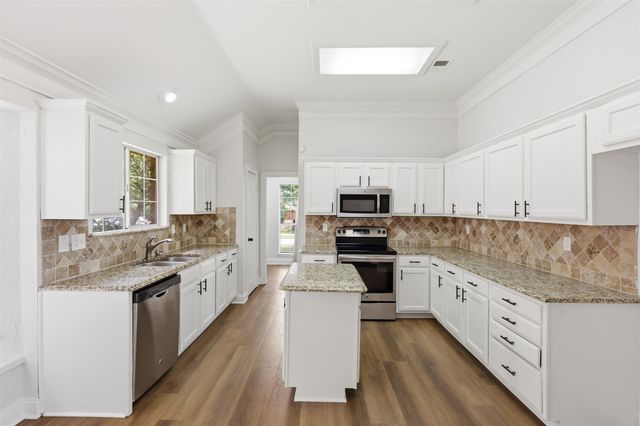 2801 Buena Vista Court, Carrollton, TX 75007