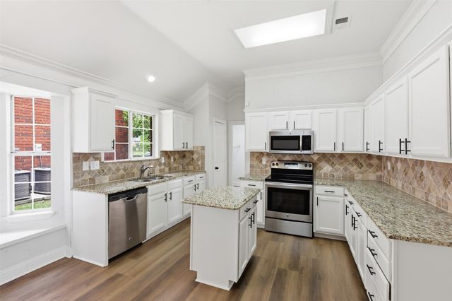 2801 Buena Vista Court, Carrollton, TX 75007