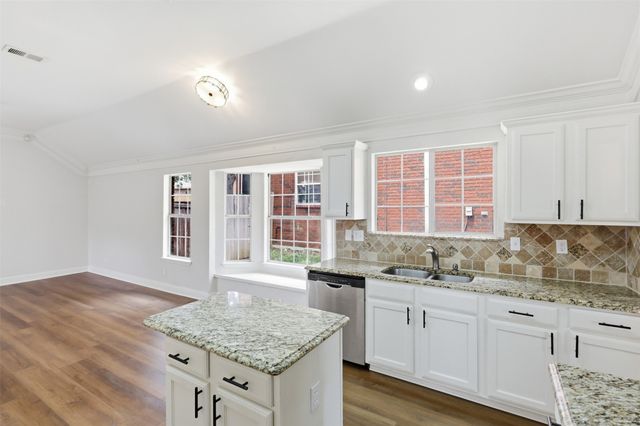 2801 Buena Vista Court, Carrollton, TX 75007