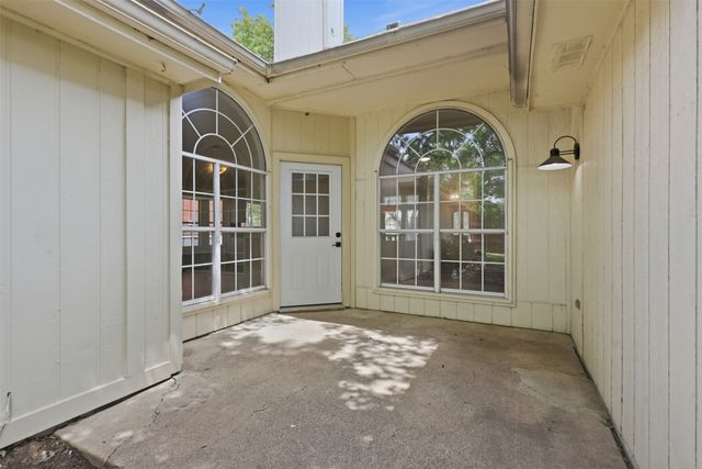 2801 Buena Vista Court, Carrollton, TX 75007