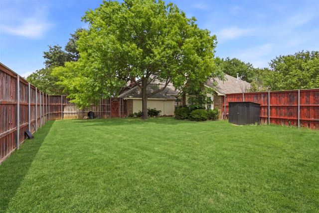 2801 Buena Vista Court, Carrollton, TX 75007
