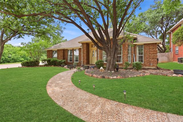 2801 Buena Vista Court, Carrollton, TX 75007