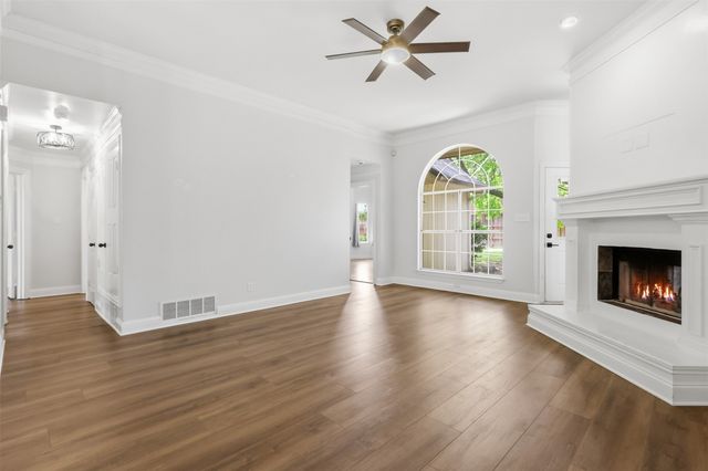 2801 Buena Vista Court, Carrollton, TX 75007