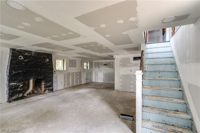181 Portage Lakes Drive, Akron, OH 44319