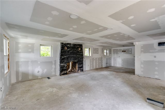 181 Portage Lakes Drive, Akron, OH 44319