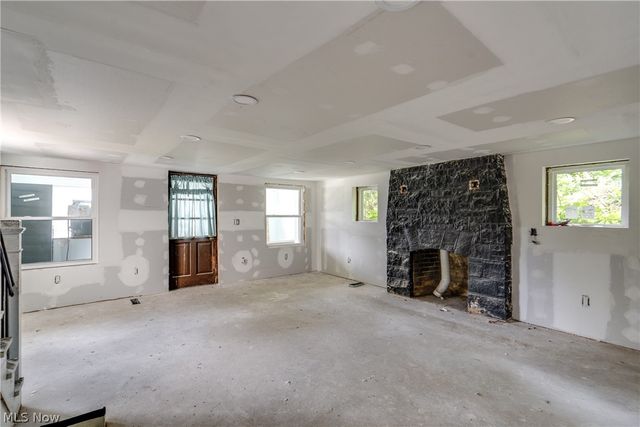 181 Portage Lakes Drive, Akron, OH 44319