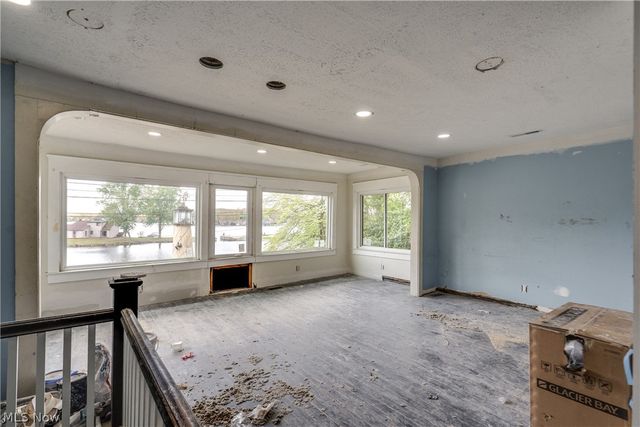 181 Portage Lakes Drive, Akron, OH 44319