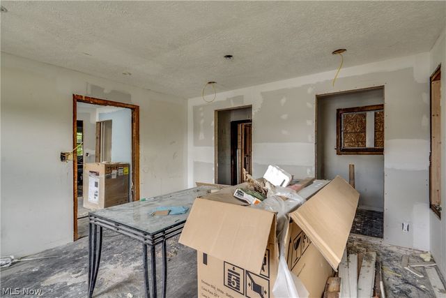 181 Portage Lakes Drive, Akron, OH 44319