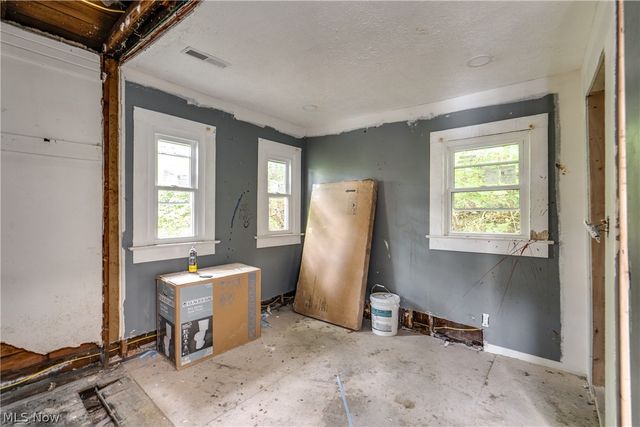 181 Portage Lakes Drive, Akron, OH 44319