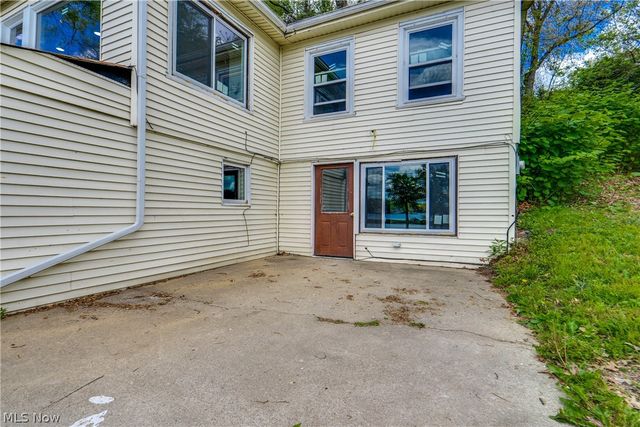 181 Portage Lakes Drive, Akron, OH 44319