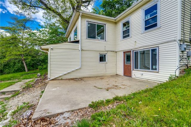 181 Portage Lakes Drive, Akron, OH 44319