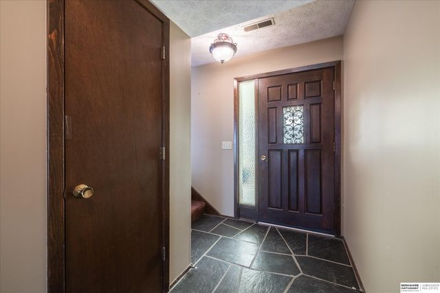 14724 Jefferson Circle, Omaha, NE 68137
