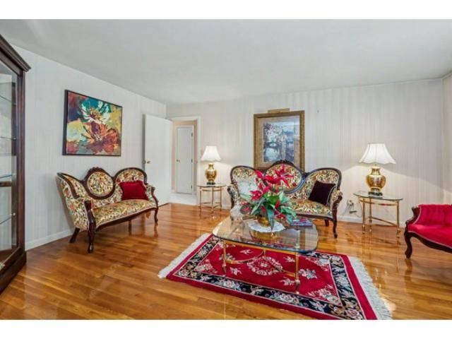 99 Myrtle Street, Manchester, NH 03104