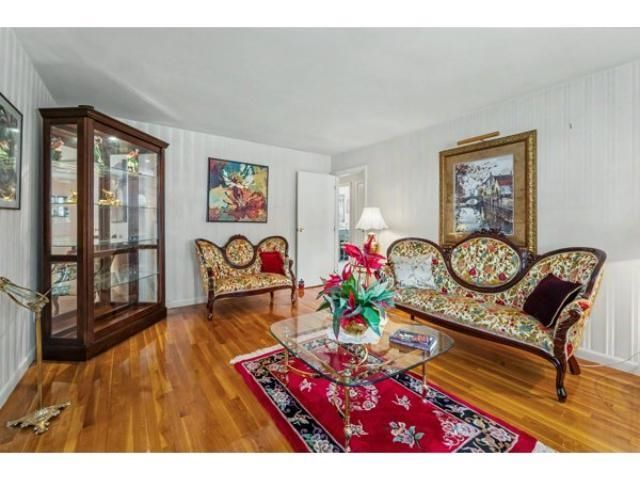 99 Myrtle Street, Manchester, NH 03104