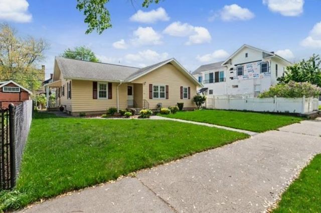 99 Myrtle Street, Manchester, NH 03104