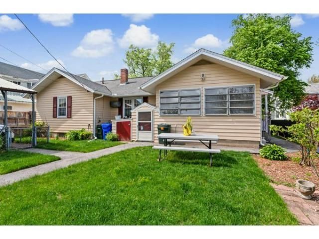 99 Myrtle Street, Manchester, NH 03104