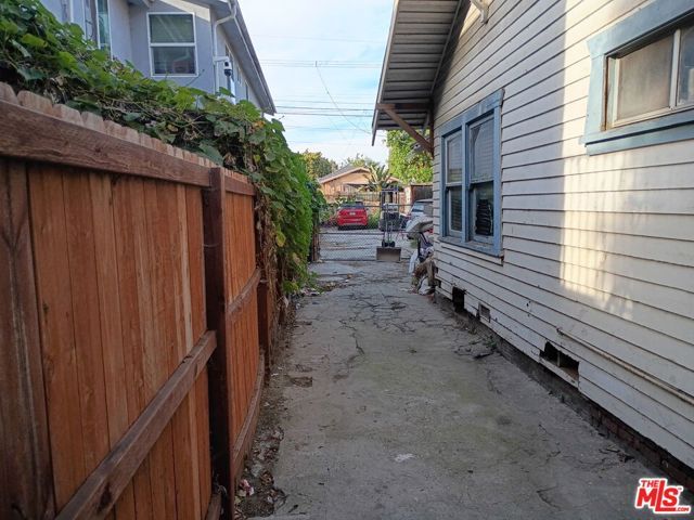 1457 E 56th Street, Los Angeles, CA 90011