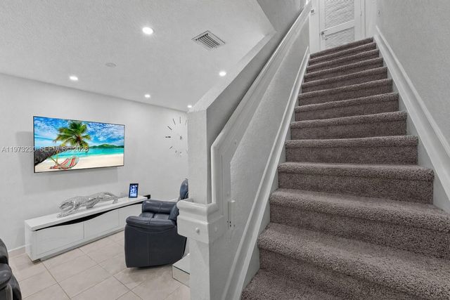 492 NE 4th Ln, Florida City, FL 33034