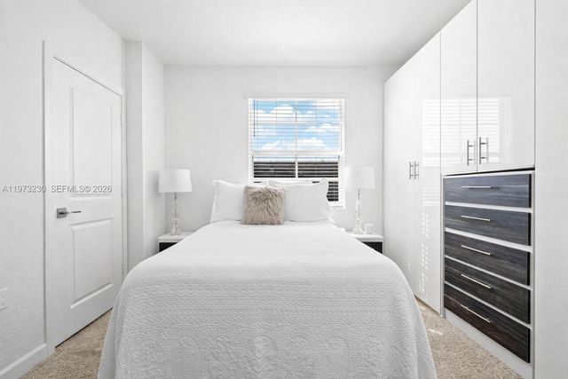 492 NE 4th Ln, Florida City, FL 33034