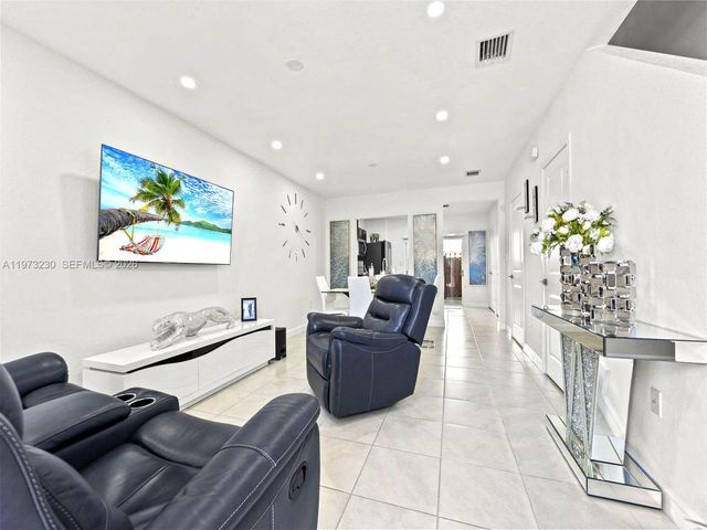 492 NE 4th Ln, Florida City, FL 33034