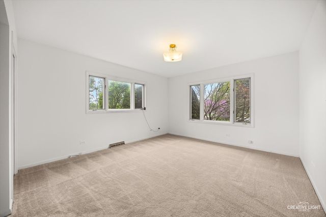 305 S Lambert Road, Glen Ellyn, IL 60137