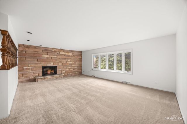 305 S Lambert Road, Glen Ellyn, IL 60137