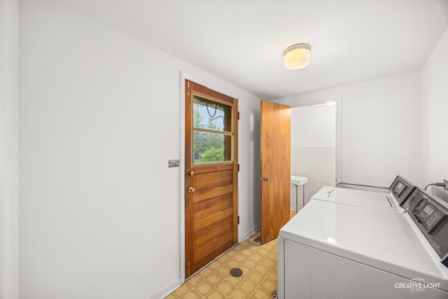 305 S Lambert Road, Glen Ellyn, IL 60137