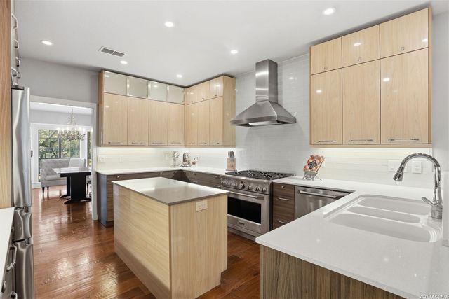 8633 Classic Oaks, San Antonio, TX 78255