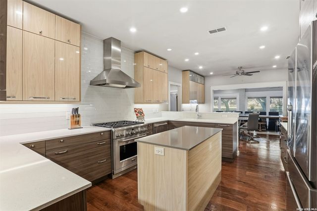 8633 Classic Oaks, San Antonio, TX 78255