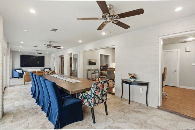 8633 Classic Oaks, San Antonio, TX 78255