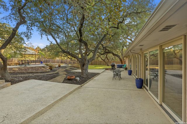 8633 Classic Oaks, San Antonio, TX 78255