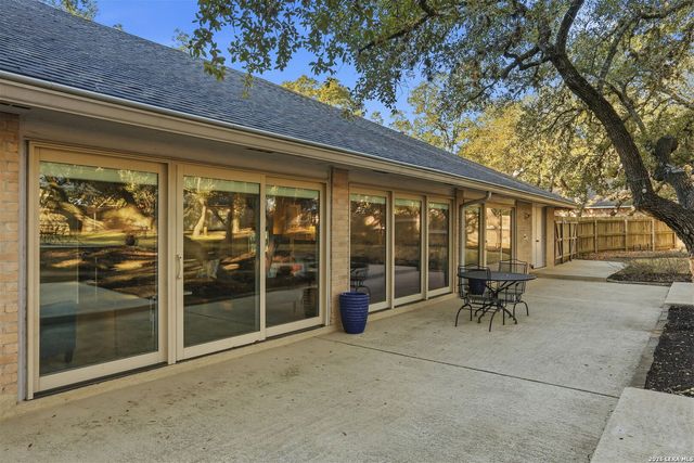 8633 Classic Oaks, San Antonio, TX 78255