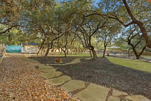 8633 Classic Oaks, San Antonio, TX 78255