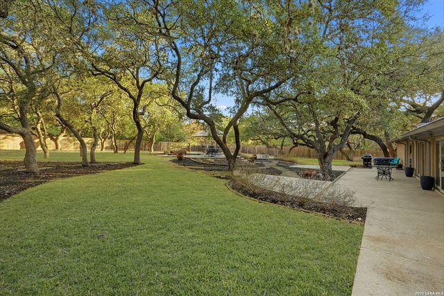 8633 Classic Oaks, San Antonio, TX 78255