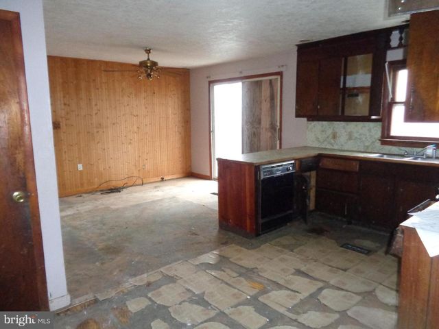 3330 FOX HILL DRIVE, Chambersburg, PA 17202