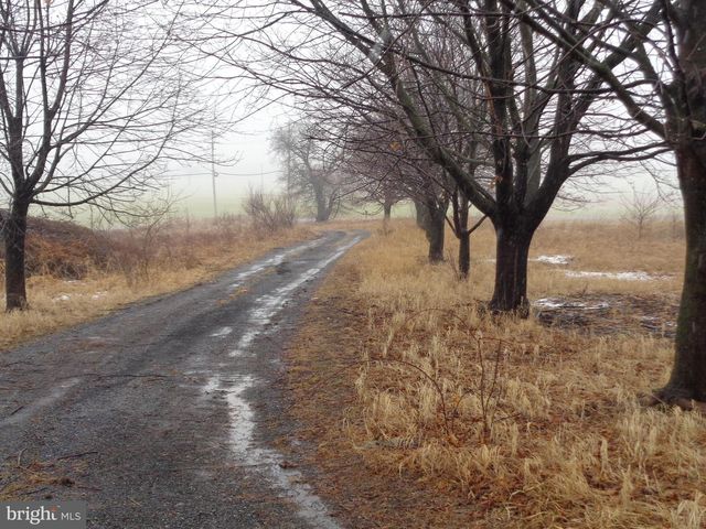 3330 FOX HILL DRIVE, Chambersburg, PA 17202