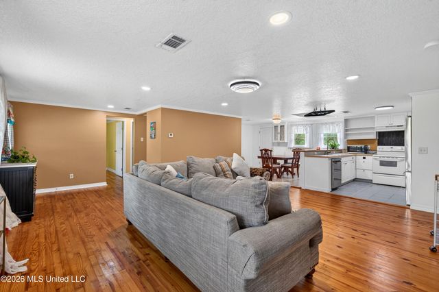 3015 Bonita Road, Gautier, MS 39553