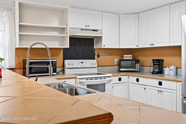 3015 Bonita Road, Gautier, MS 39553