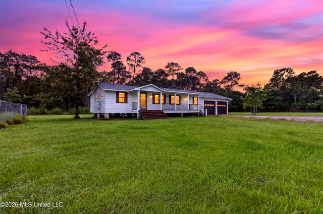 3015 Bonita Road, Gautier, MS 39553